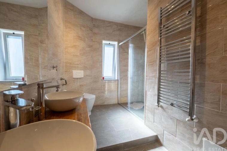 Moradia T4 para Venda em Espariz e Sinde Foto 25