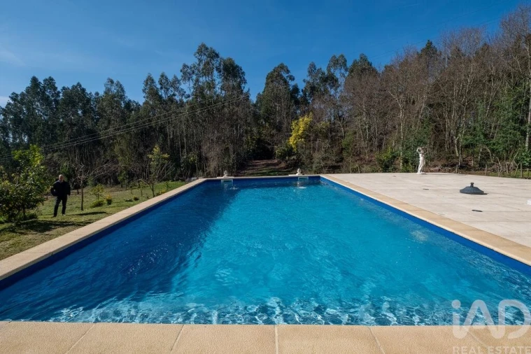 Moradia T4 para Venda em Espariz e Sinde Foto 4