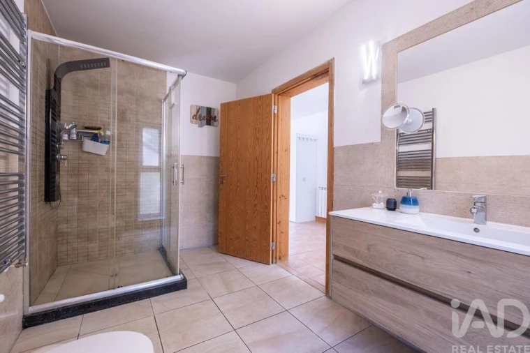 Moradia T4 para Venda em Espariz e Sinde Foto 19