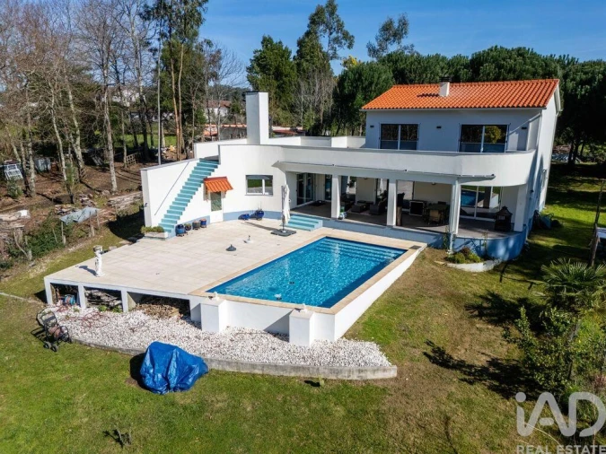 Moradia T4 para Venda em Espariz e Sinde Foto 1