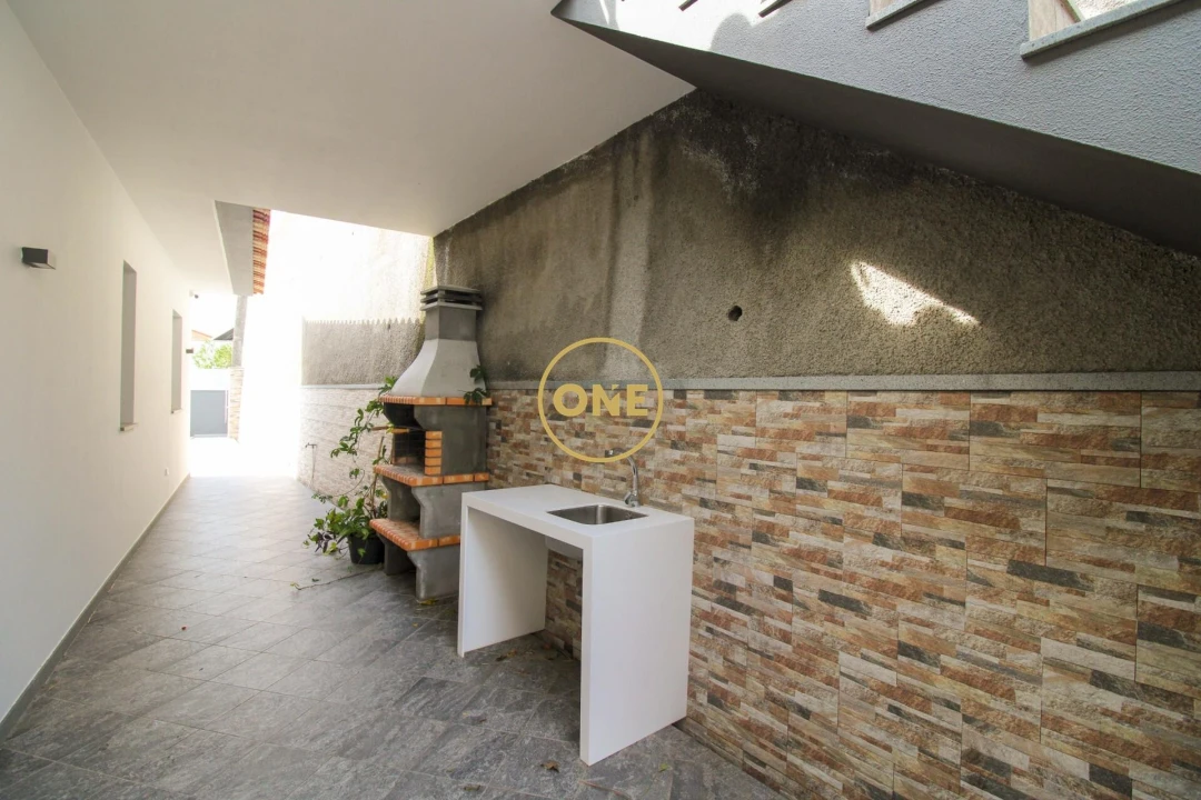 Moradia T3 para Venda em Ribeira Brava Foto 18