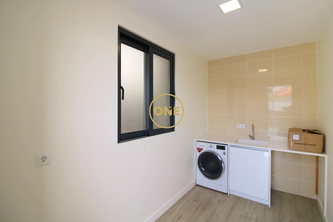 Moradia T3 para Venda em Ribeira Brava Foto 14