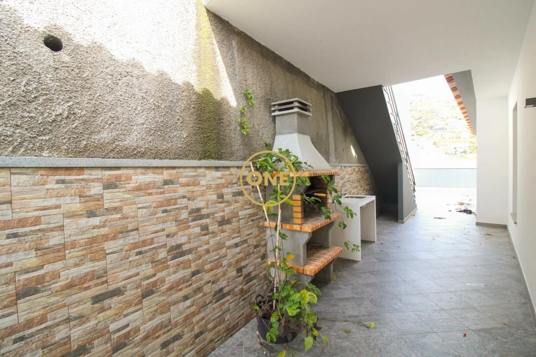 Moradia T3 para Venda em Ribeira Brava Foto 17