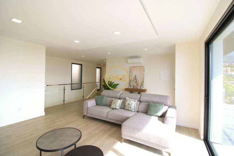 Moradia T3 para Venda em Ribeira Brava Foto 6