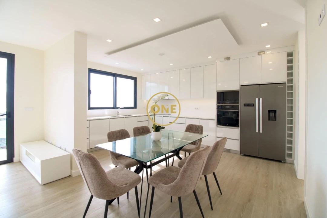 Moradia T3 para Venda em Ribeira Brava Foto 9