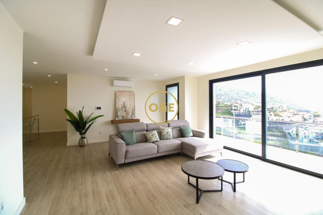 Moradia T3 para Venda em Ribeira Brava Foto 4