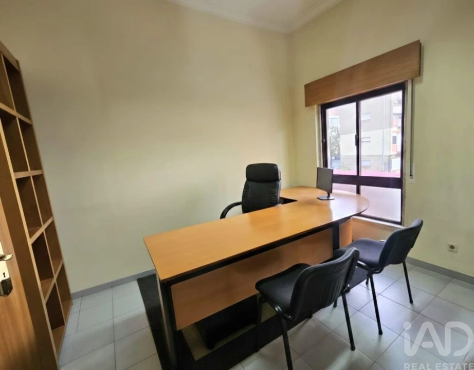 Loja para Venda em Agualva e Mira-Sintra Foto 3