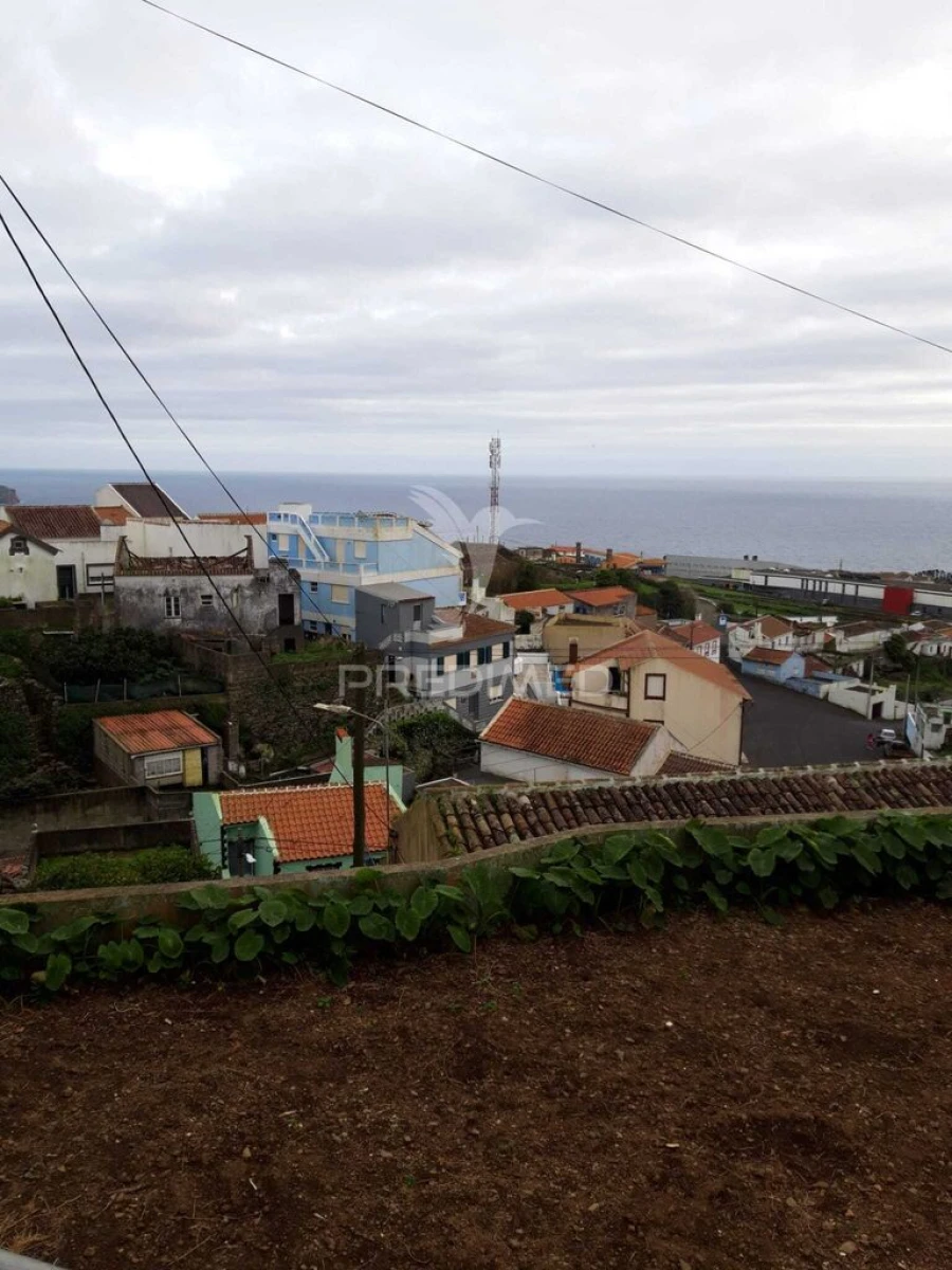 Moradia T3 para Venda em Ribeirinha Foto 9