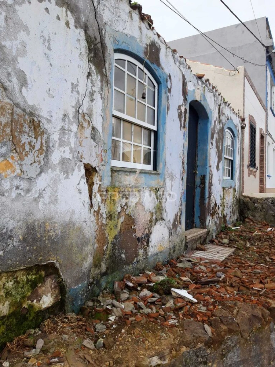 Moradia T3 para Venda em Ribeirinha Foto 3