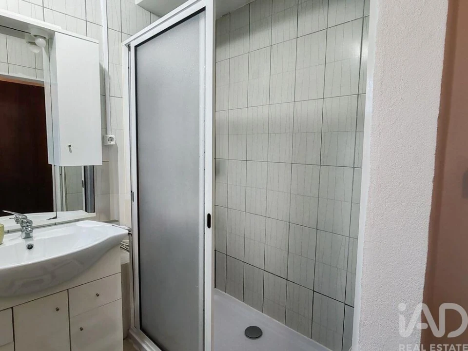 Moradia T3 para Venda em Lajes do Pico Foto 16