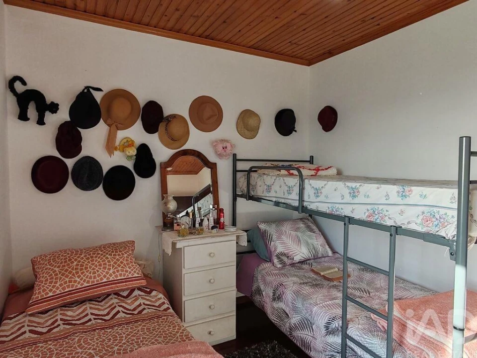 Moradia T3 para Venda em Lajes do Pico Foto 8