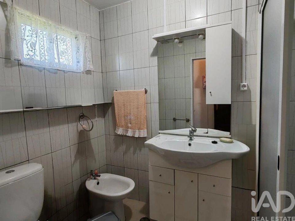 Moradia T3 para Venda em Lajes do Pico Foto 15