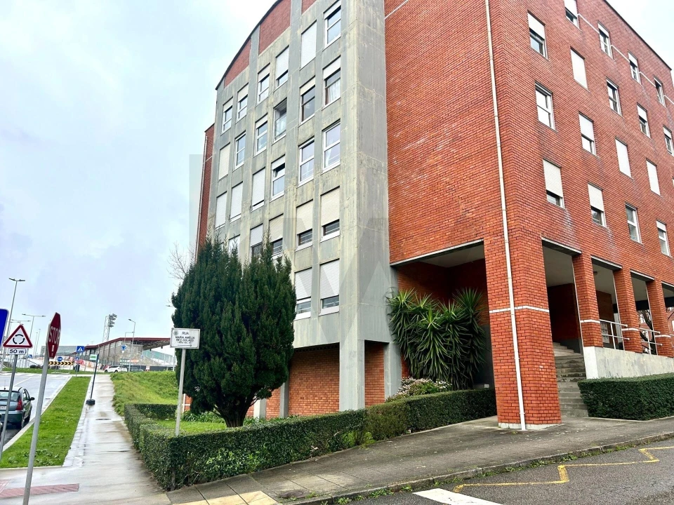 Apartamento T2 para Venda em São Mamede de Infesta e Senhora da Hora Foto 1