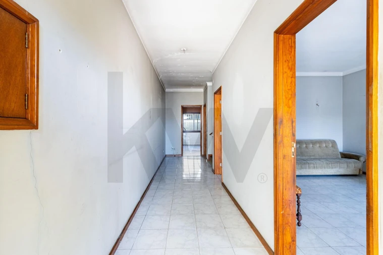 Moradia T4 para Venda em São João da Madeira Foto 3