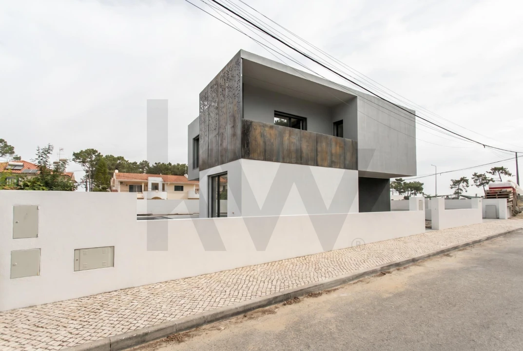 Moradia T4 para Venda em Charneca de Caparica e Sobreda Foto 2