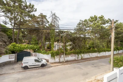 Moradia T4 para Venda em Charneca de Caparica e Sobreda
