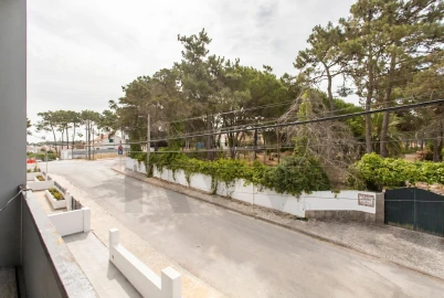 Moradia T4 para Venda em Charneca de Caparica e Sobreda