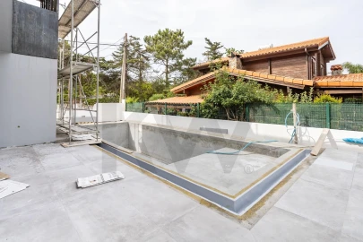 Moradia T4 para Venda em Charneca de Caparica e Sobreda