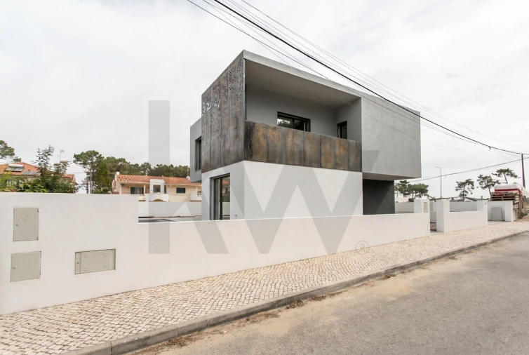 Moradia T4 para Venda em Charneca de Caparica e Sobreda Foto 2