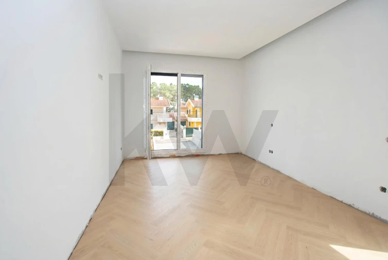 Moradia T4 para Venda em Charneca de Caparica e Sobreda Foto 21