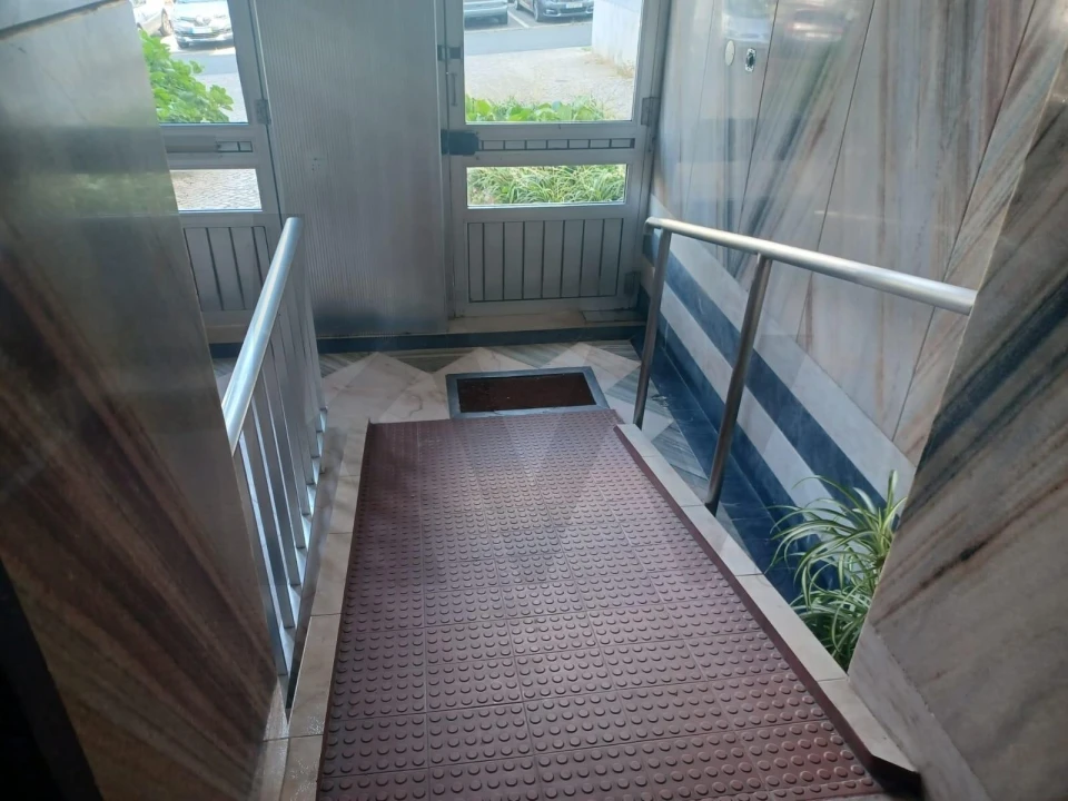 Apartamento T3 para Venda em Falagueira-Venda Nova Foto 3