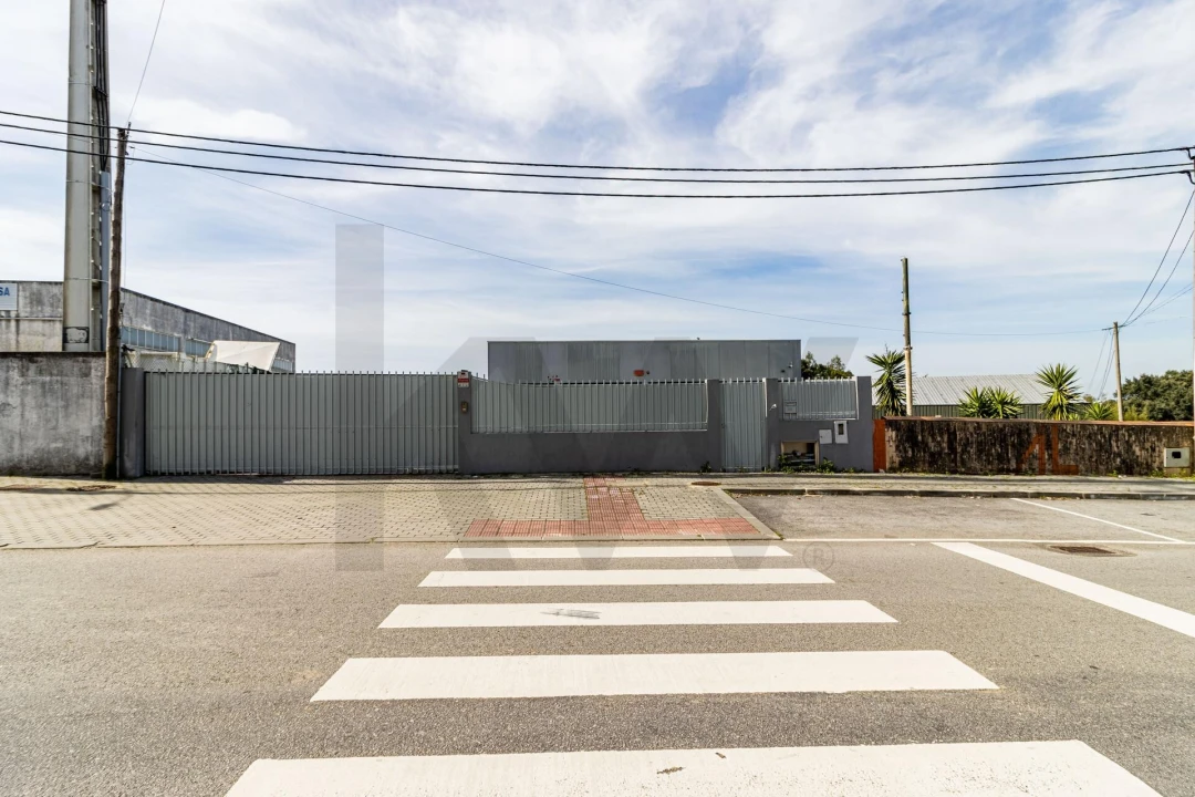 Armazém para Venda em Lourosa Foto 11