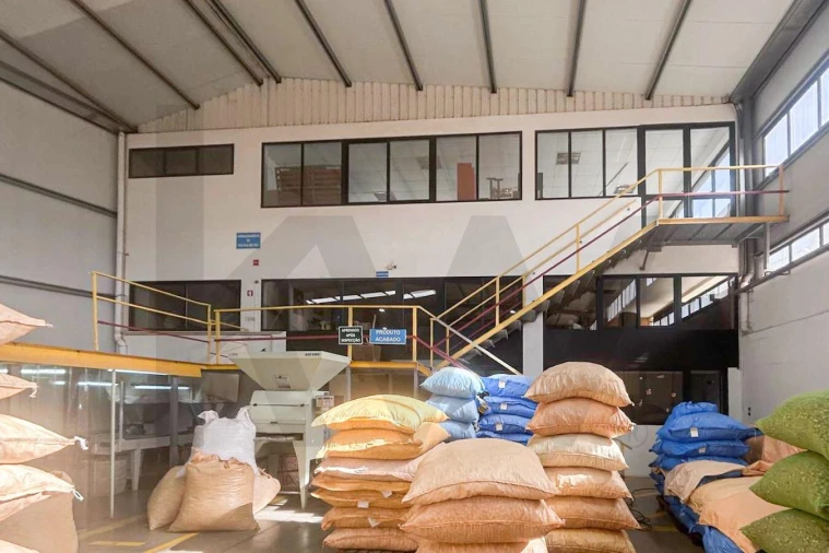 Armazém para Venda em Lourosa Foto 6