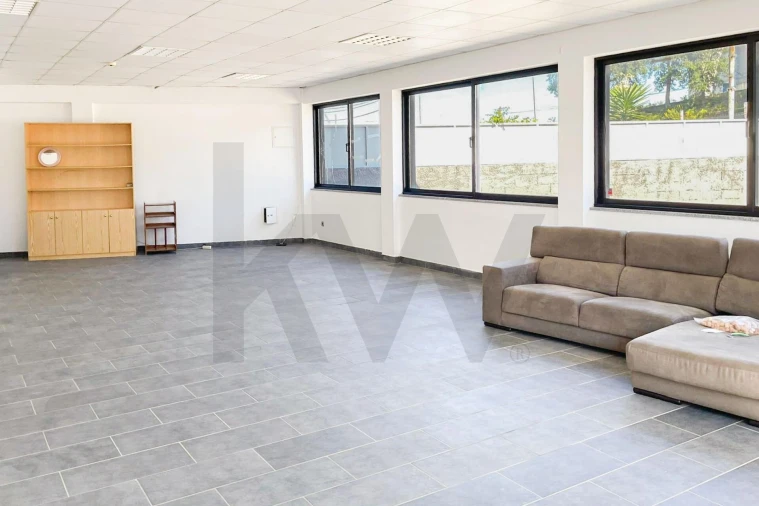 Armazém para Venda em Lourosa Foto 10