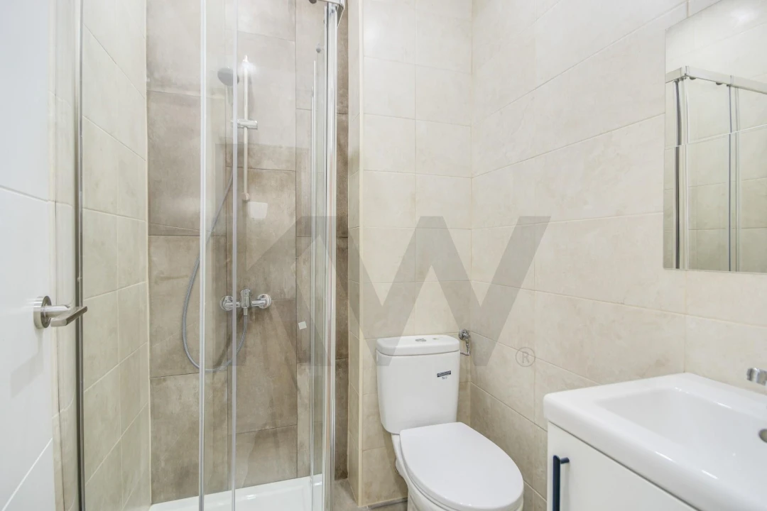 Apartamento T1 para Venda em Alfragide Foto 3