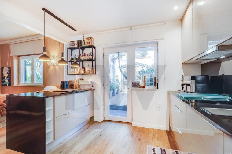 Moradia T4 para Arrendamento em Rio de Mouro Foto 9