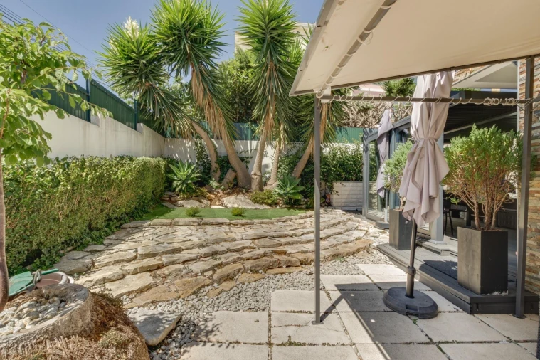 Moradia T4 para Arrendamento em Rio de Mouro Foto 34