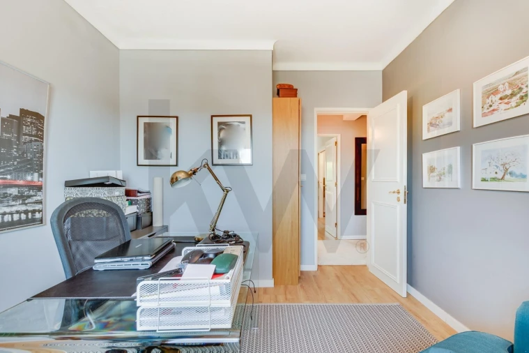 Moradia T4 para Arrendamento em Rio de Mouro Foto 24