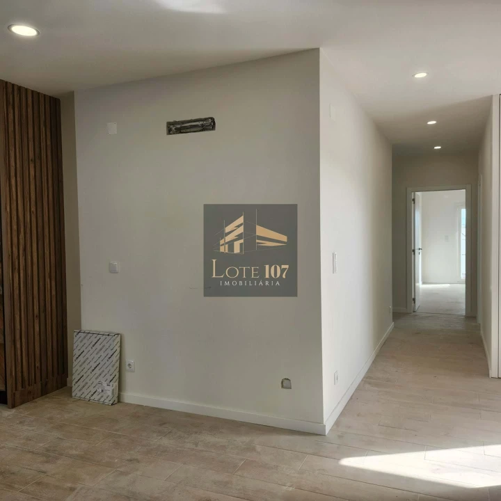 Moradia T4 para Venda em Quinta do Anjo Foto 10