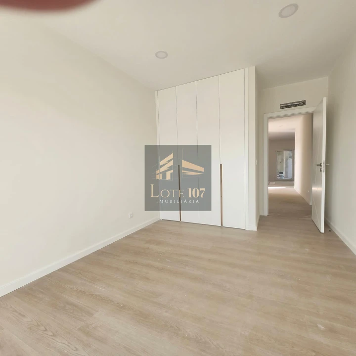 Moradia T4 para Venda em Quinta do Anjo Foto 18