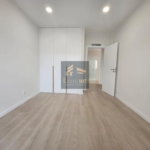 Moradia T4 para Venda em Quinta do Anjo Foto 17