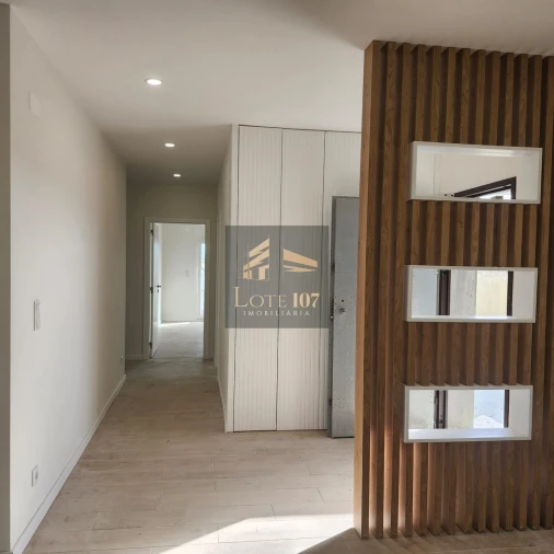 Moradia T4 para Venda em Quinta do Anjo Foto 3