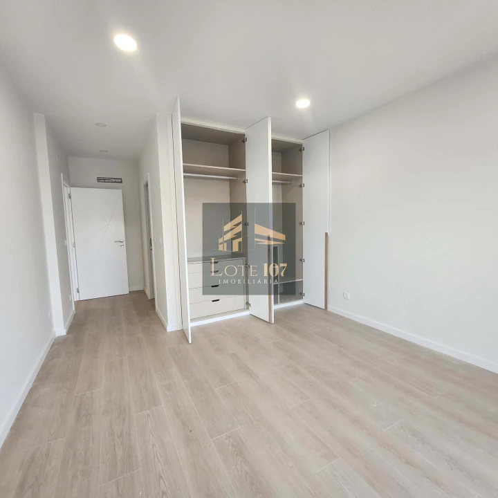 Moradia T4 para Venda em Quinta do Anjo Foto 16