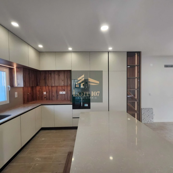 Moradia T4 para Venda em Quinta do Anjo Foto 6