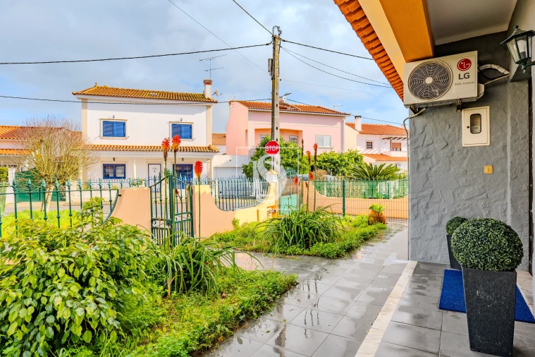 Moradia T3 para Venda em Riachos Foto 2