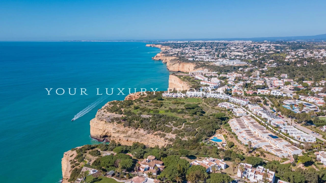 Moradia T4 para Venda em Almancil Foto 11