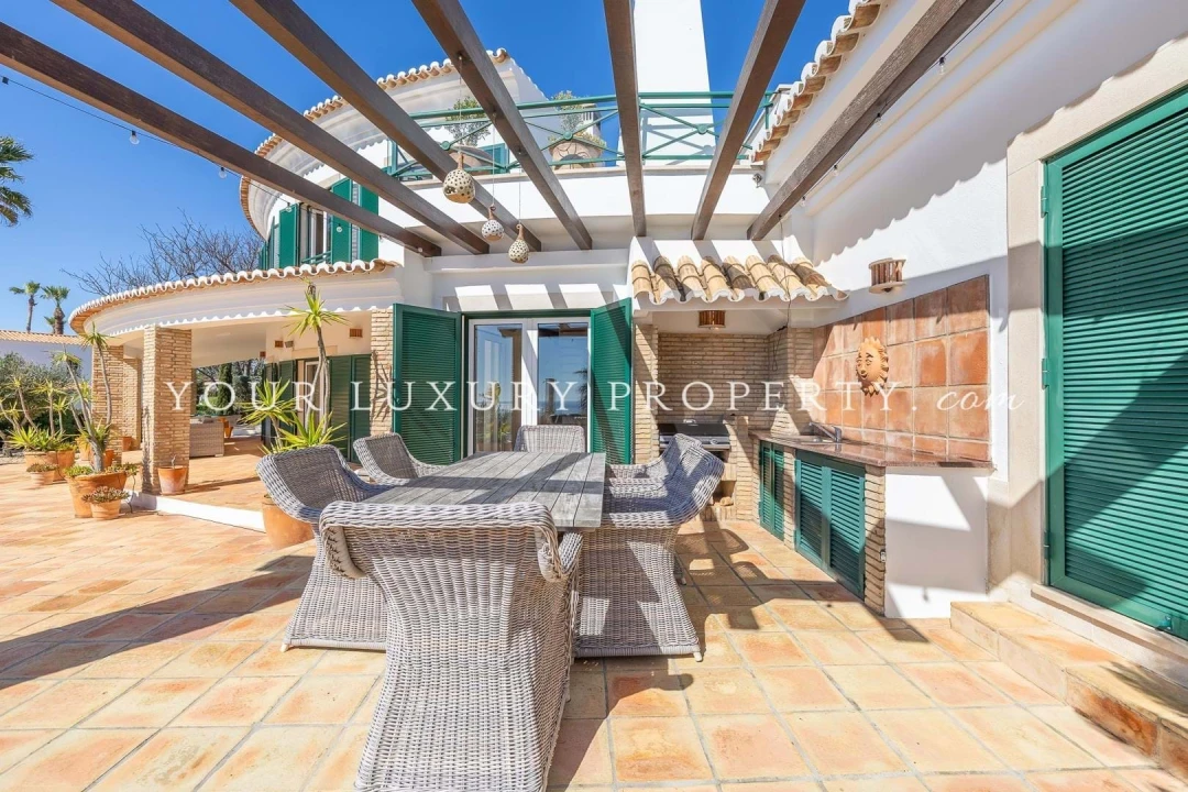 Moradia T4 para Venda em Almancil Foto 13