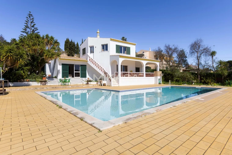 Moradia T4 para Venda em Luz