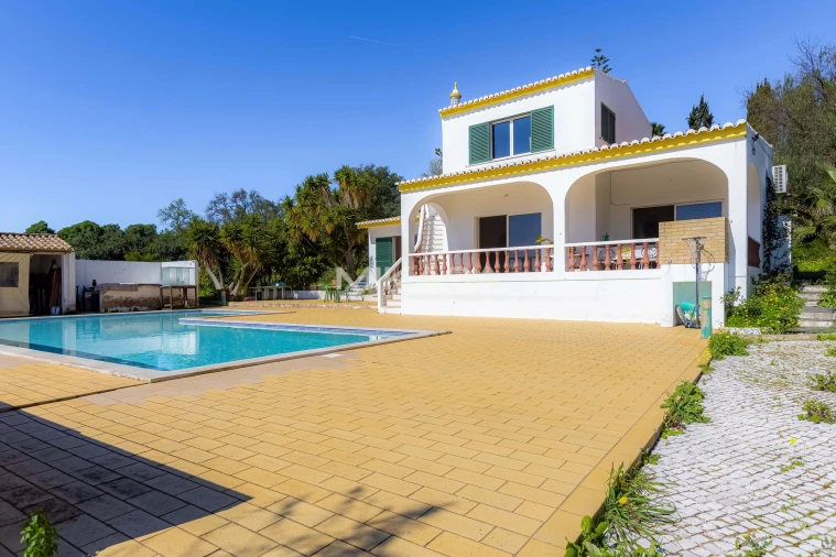 Moradia T4 para Venda em Luz Foto 3