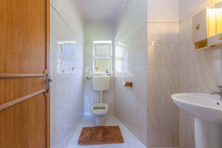 Moradia T4 para Venda em Luz Foto 10