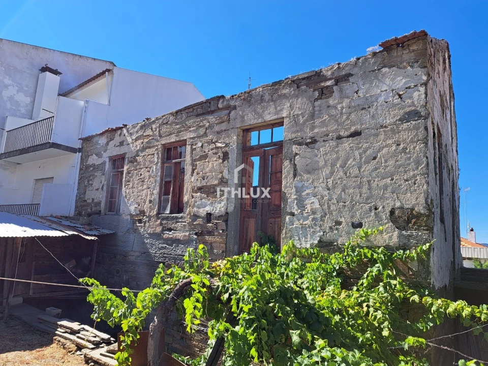 Terreno para Venda em Vila Nova de Foz Côa Foto 2