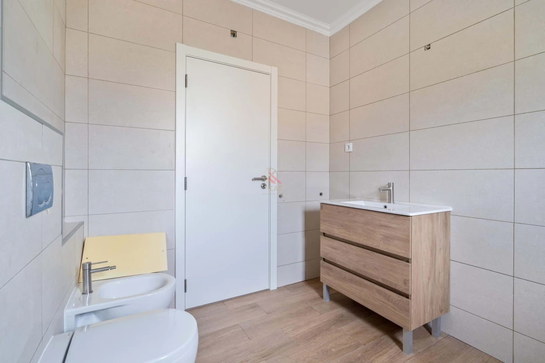 Moradia T3 para Venda em São Silvestre Foto 32