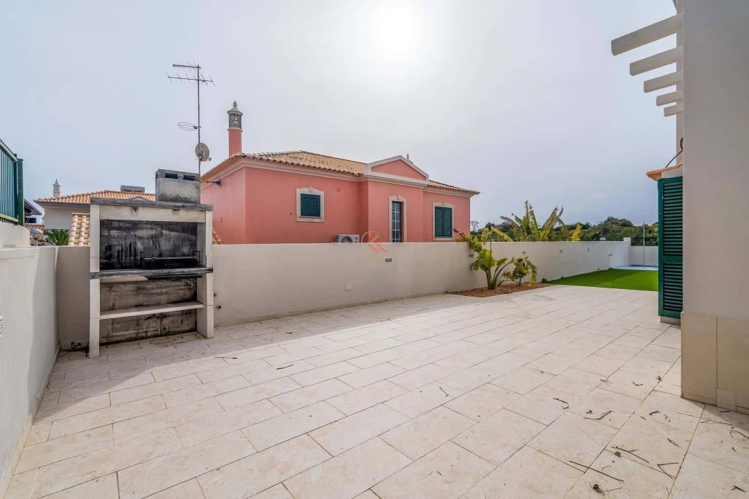 Moradia T3 para Venda em São Silvestre Foto 8