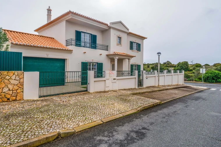 Moradia T3 para Venda em São Silvestre Foto 4