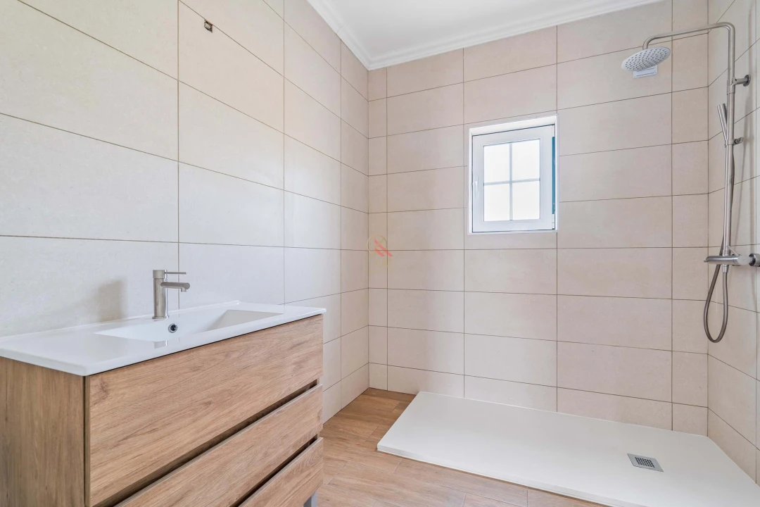 Moradia T3 para Venda em São Silvestre Foto 31