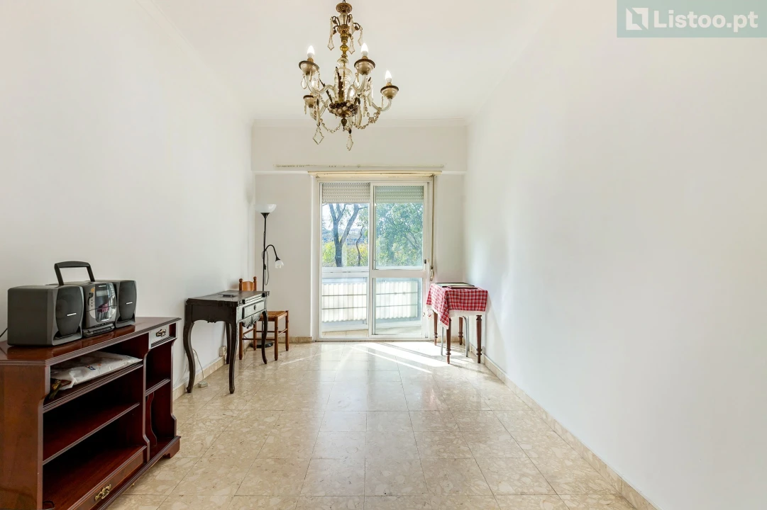 Apartamento T4 para Venda em Lumiar Foto 3